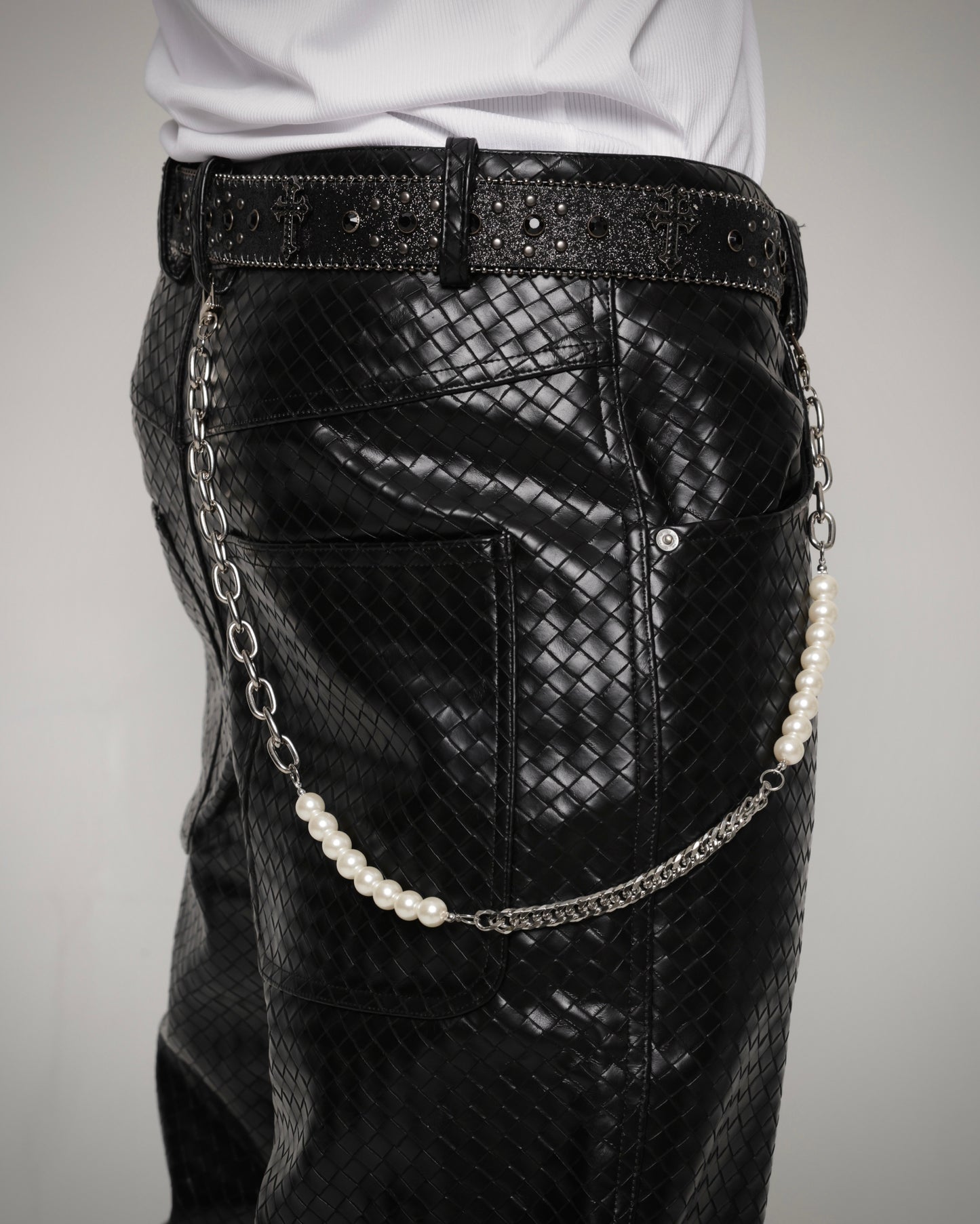 Onyx Pearl Wallet Chain